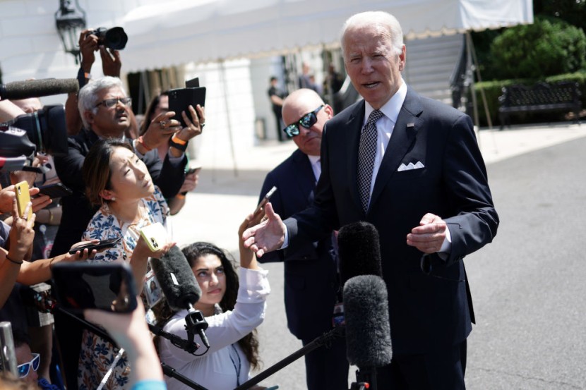 Biden Claims US Economy Doing Better Amid Impact of Pandemic, High Gas Prices on Americans' Budget