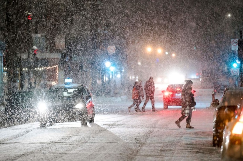How Cold Is It in the US Amid Winter Storm? Videos Show Water Freezing Immediately from Faucet, Hot Water Turning to Snow