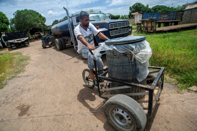 To avoid forking out huge sums of money on water, many families and businesses have taken to digging a well, sometimes without proper authorizations