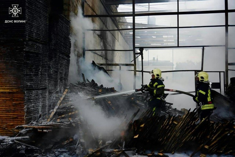Russia has stepped up its aerial attacks on Ukraine as US-led ceasefire talks stall
