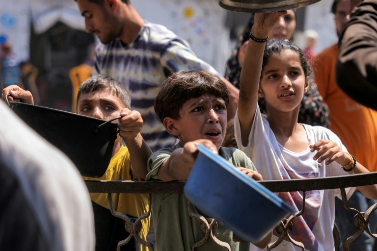 Israel's government has come under fire over plans for a so-called "humanitarian city" where Gaza's population would be housed