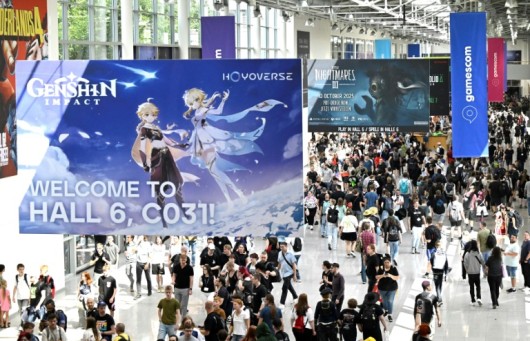 Gamescom in Germany got a preview of 'Turok: Origins' -- a game pitting players against dinosaurs, whose release date is still not set