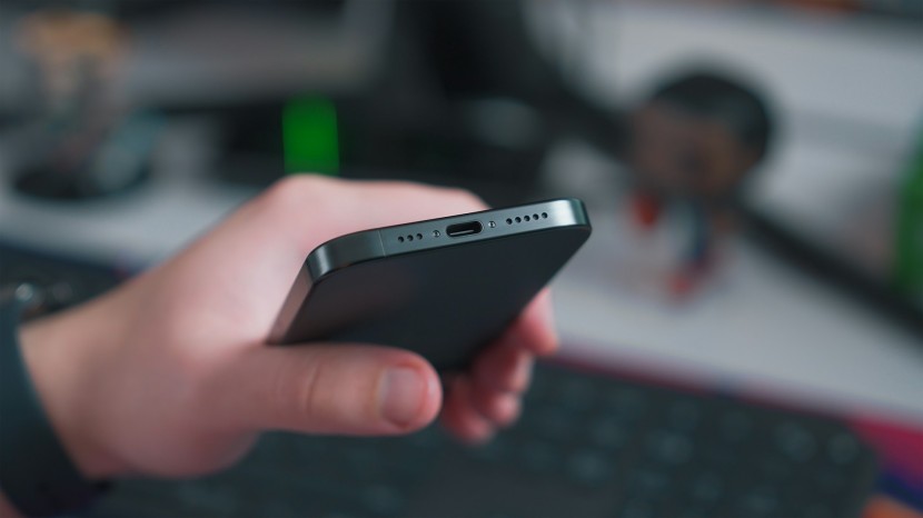 iPhone 17 Air Rumored to be Lighter Than Samsung Galaxy