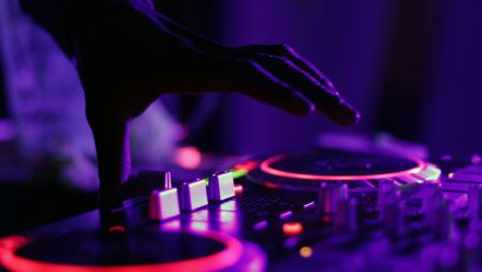 AI Musician With Zero Talent Just Landed a Record Deal