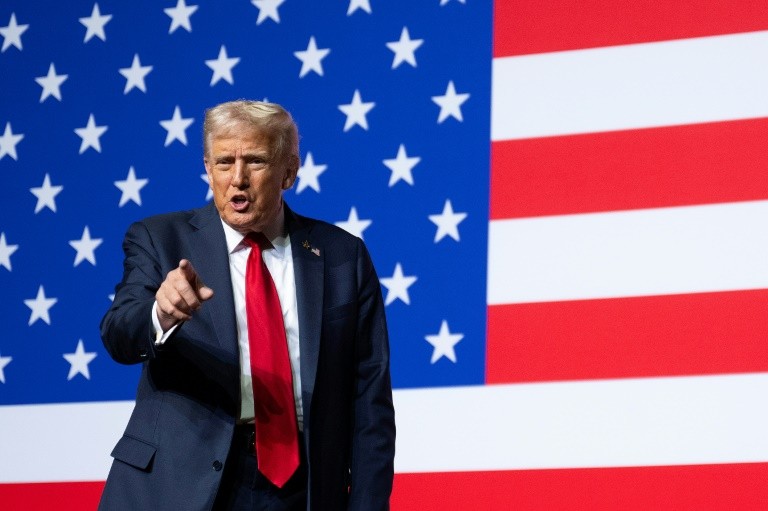 US President Donald Trump is pressuring Democrats with a 'maximum pain' strategy
