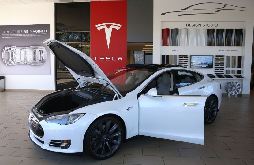 Tesla Defends Autopilot System in High-Stakes Federal Trial in Florida?hl=en
