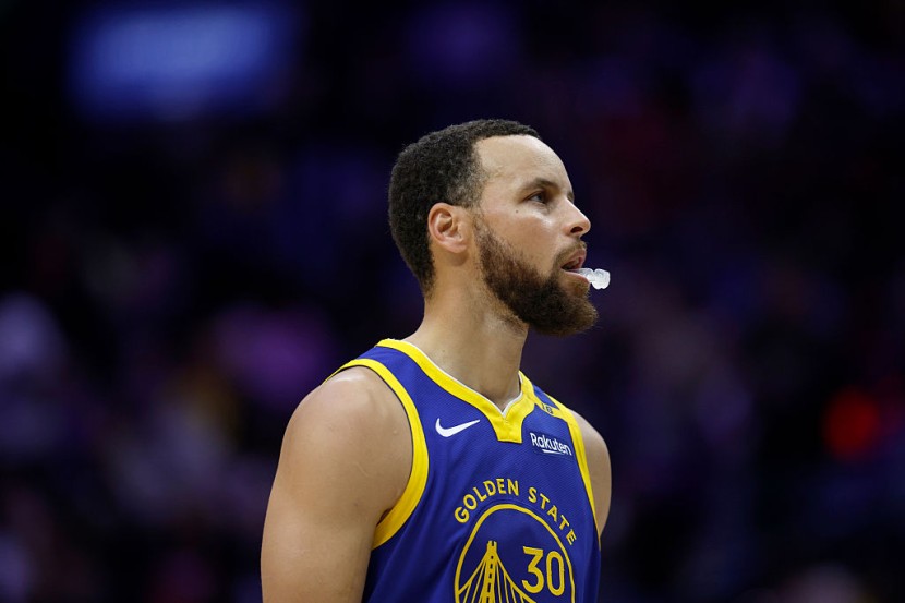 Stephen Curry Passes Jerry West in NBA's All-Time NBA Scoring