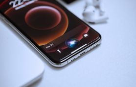 ChatGPT-Like Features Might Come to iOS 18 Siri Version: What is Apple Planning Here?