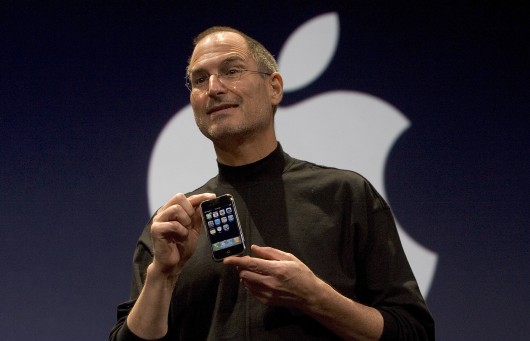 Steve Jobs Unveils the First iPhone at Macworld