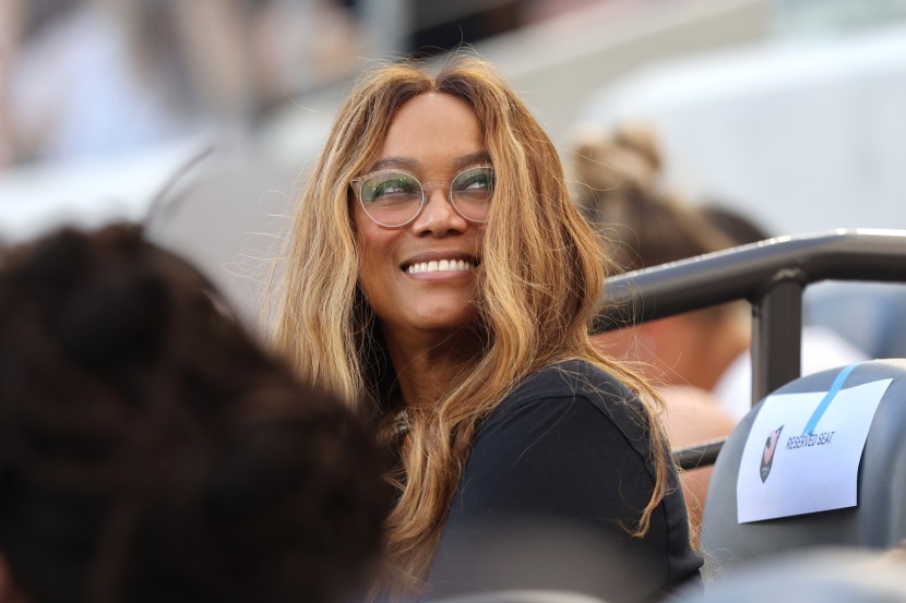 Tyra Banks attends a soccer match in Los Angeles