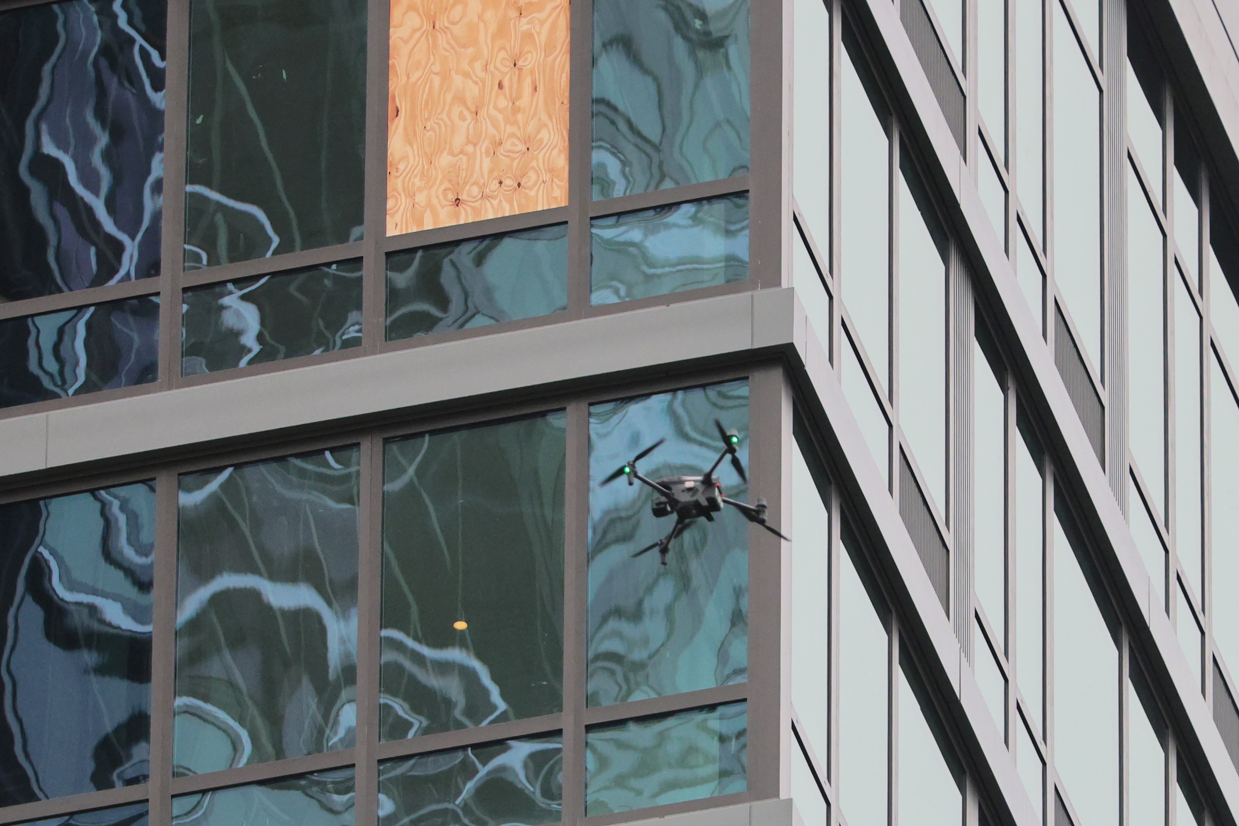 Manhayyan High Rise Manhattan High-Rise Stabilized After Columns Buckle In Largest US ...