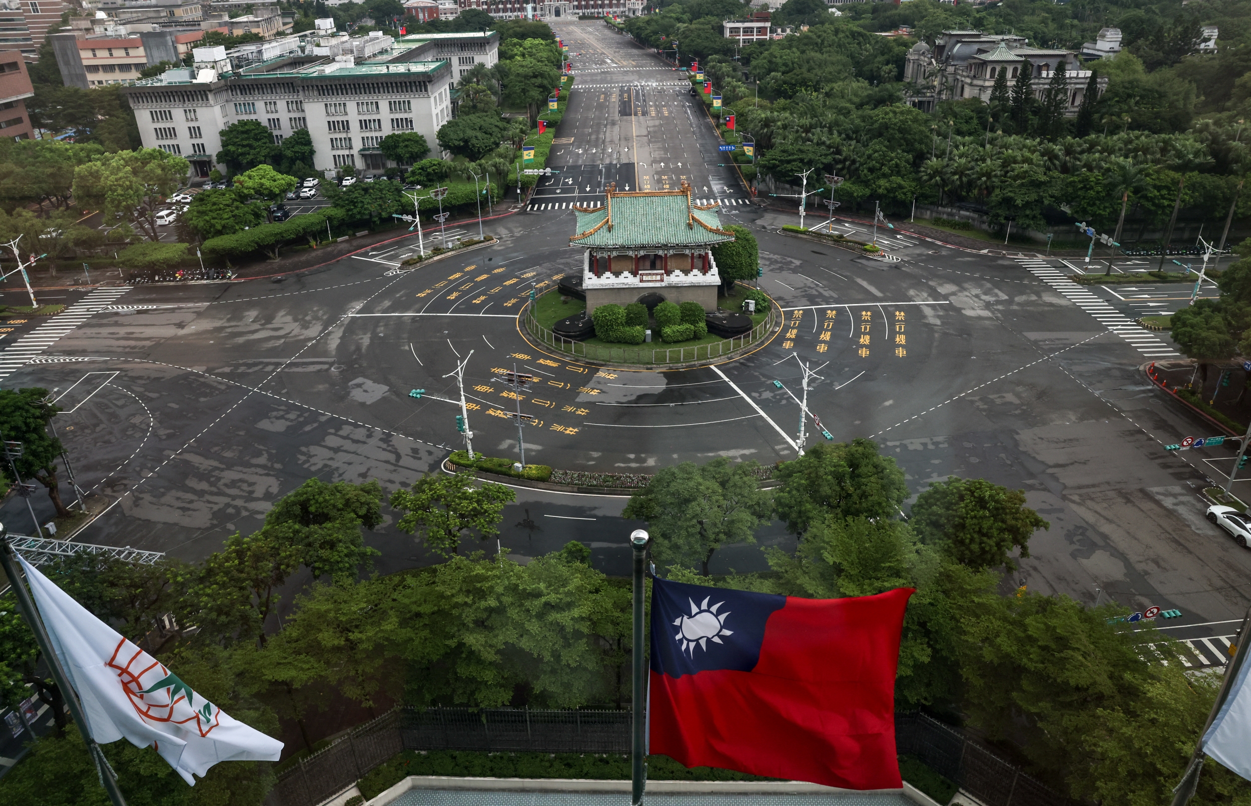 Taiwan Wraps Up Largest-Ever War Games as Officials Warn 'This Is No Longer a Lab Exercise'