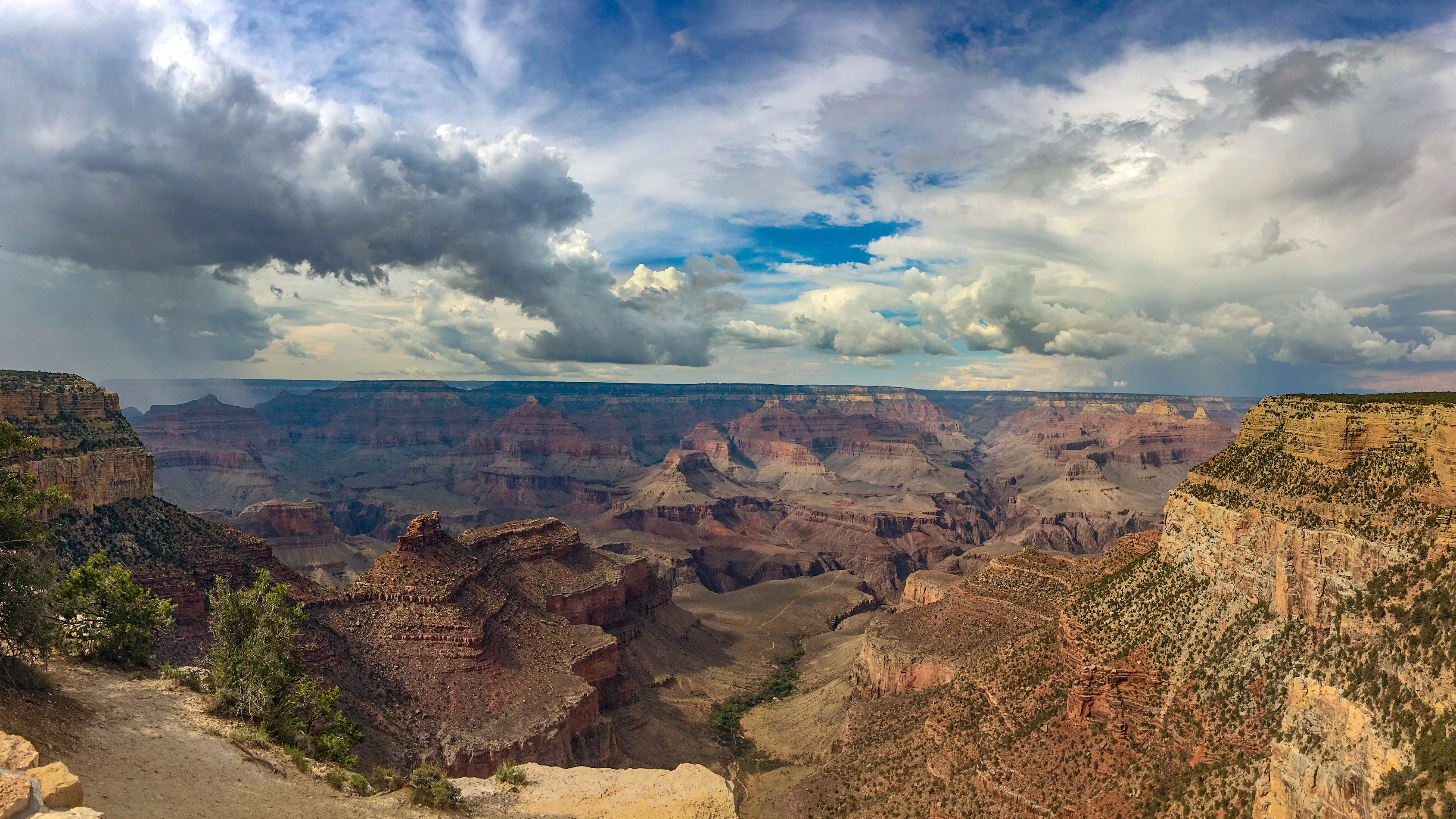 flash-flood-triggers-helicopter-evacuation-of-50-at-grand-canyon-s