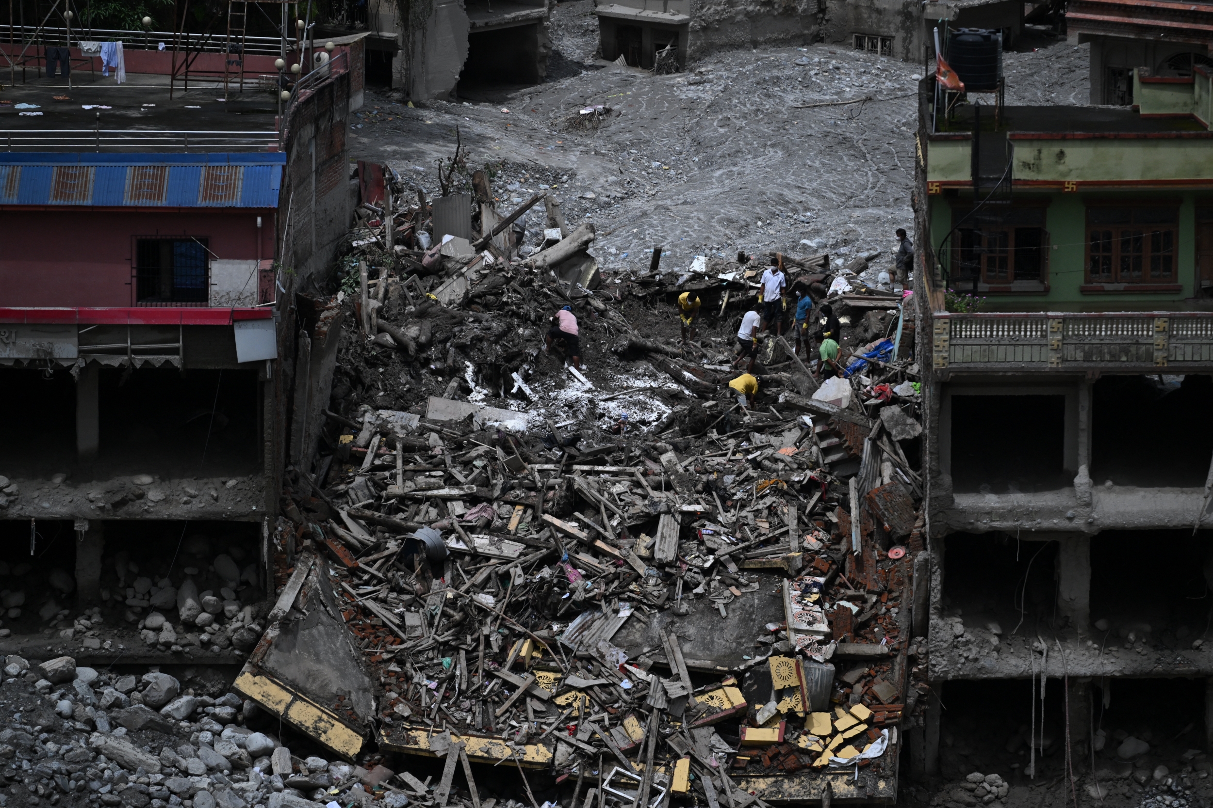Nepal Flood Toll Tops 1,270; No Survivors Found in Tunnels