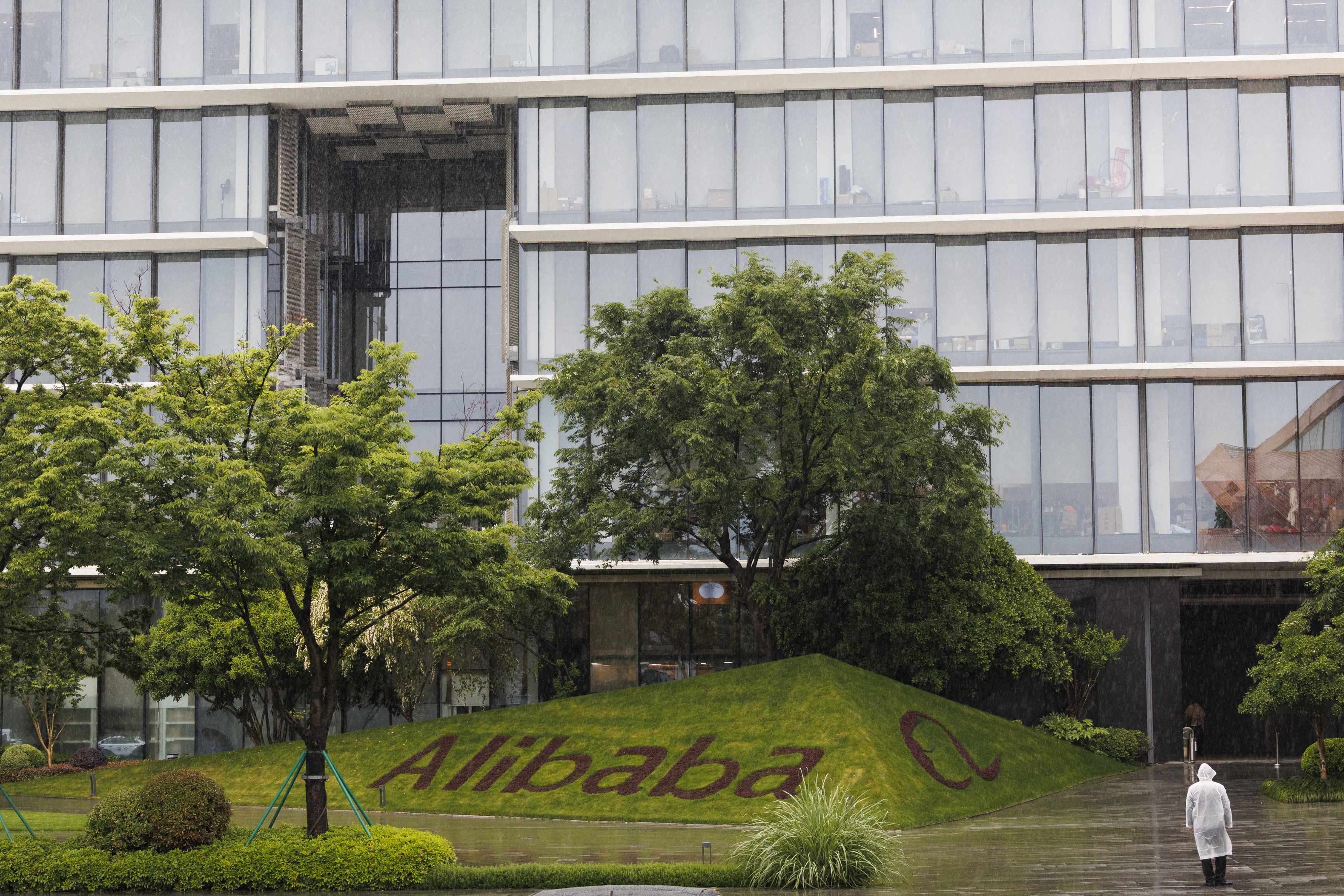 Anthropic Names Alibaba, DeepSeek in AI Distillation Report